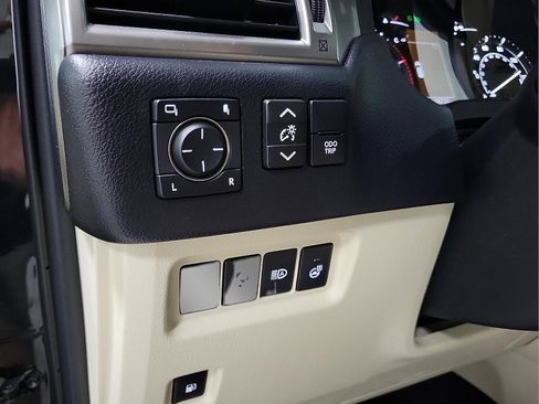 Used 2023 Lexus GX 460 Premium image 11