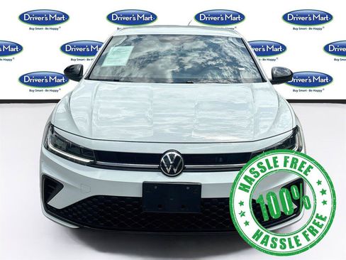 Used 2025 Volkswagen Jetta Sport FWD image 2