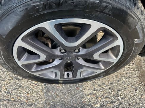 Used 2015 Jeep Renegade Latitude w/ Cold Weather Group image 18