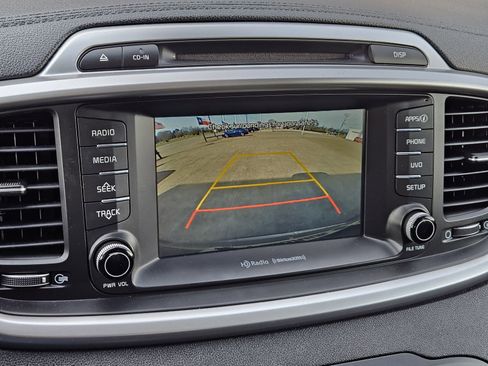 Used 2018 Kia Sorento LX image 22