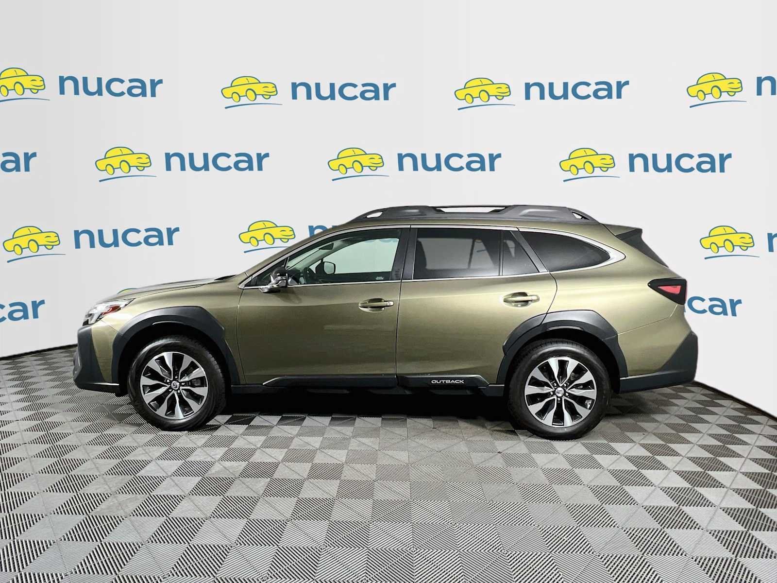 Used 2025 Subaru Outback Limited AWD/4WD image 4
