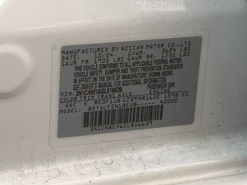 Used 2025 Nissan Versa SV image 10