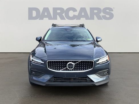 Used 2024 Volvo V60 B5 Cross Country Plus w/ Protection Package Premier image 2