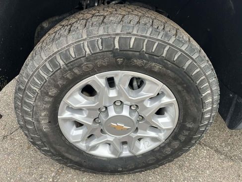 Used 2022 Chevrolet Silverado 2500 LT w/ Convenience Package image 16