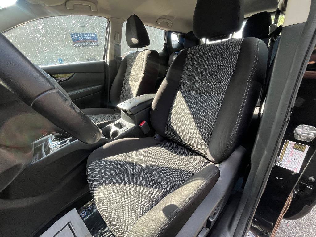Used 2021 Nissan Rogue Sport SV FWD image 14