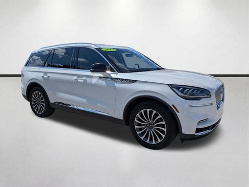 Used 2023 Lincoln Aviator 2WD w/ Premium Package image 2