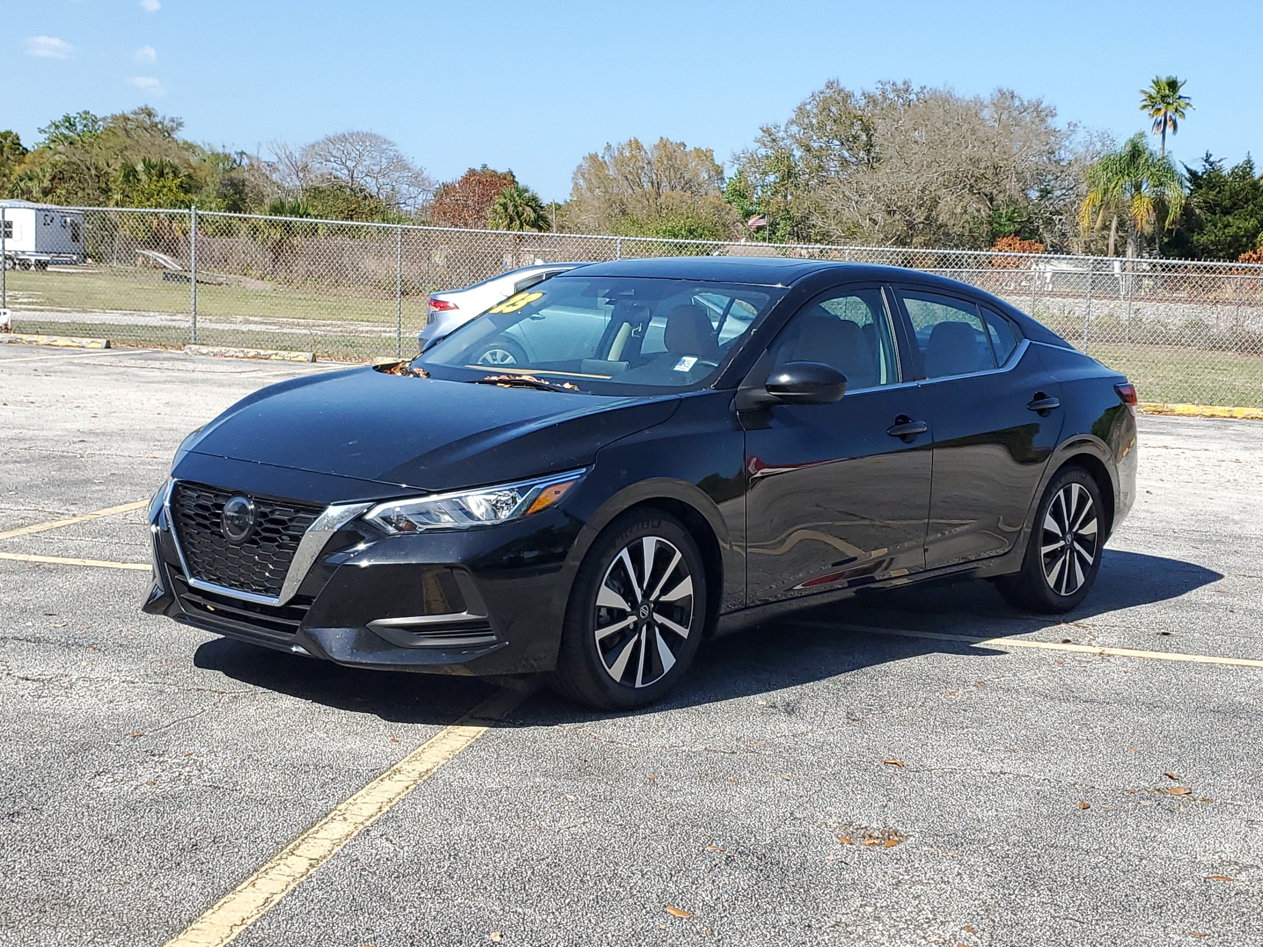 Used 2023 Nissan Sentra SV w/ SV Premium Package FWD image 2