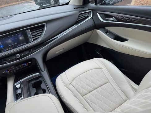 Used 2023 Buick Enclave Avenir w/ Avenir Technology Package image 15