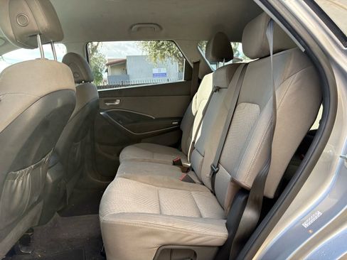 Used 2019 Hyundai Santa Fe XL SE image 12