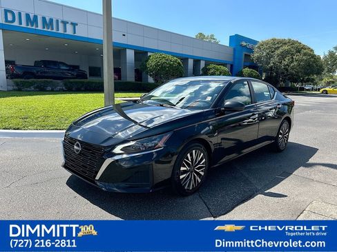 Used 2024 Nissan Altima 2.5 SV FWD image 1