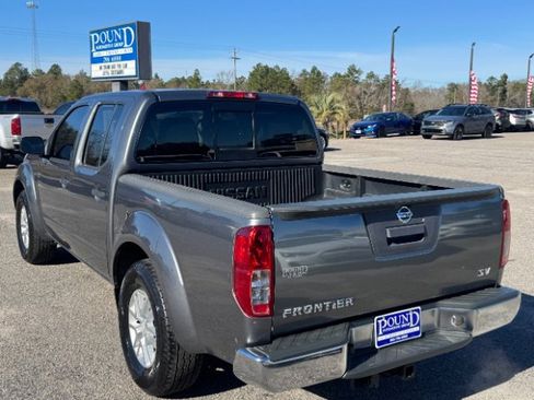 Used 2019 Nissan Frontier SV image 5