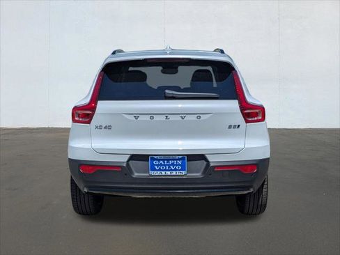 New 2026 Volvo XC40 B5 Ultra w/ Climate Package image 5