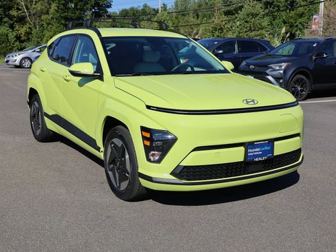 Certified 2025 Hyundai Kona SEL FWD image 1
