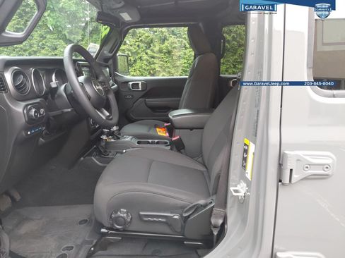 Used 2023 Jeep Wrangler Unlimited w/ Cold Weather Group AWD/4WD image 2