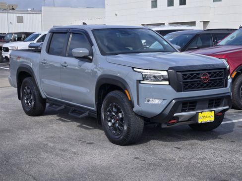 Used 2023 Nissan Frontier PRO-4X w/ Pro-4X Premium Package image 3