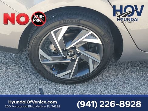 Certified 2025 Hyundai Elantra Sport FWD image 12