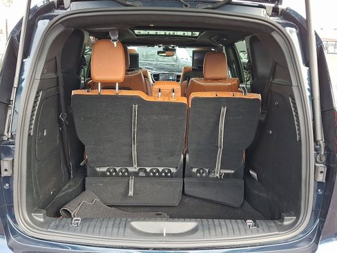 Used 2024 Chrysler Pacifica Pinnacle image 28