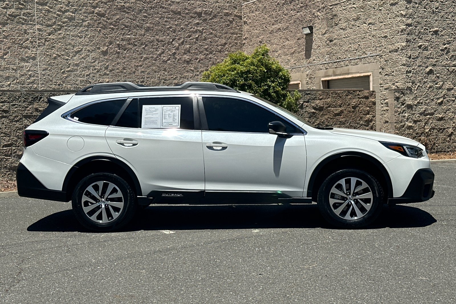 Used 2022 Subaru Outback AWD/4WD image 2