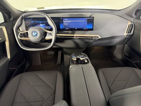 Used 2023 BMW iX xDrive50 w/ Sport Package AWD/4WD image 13