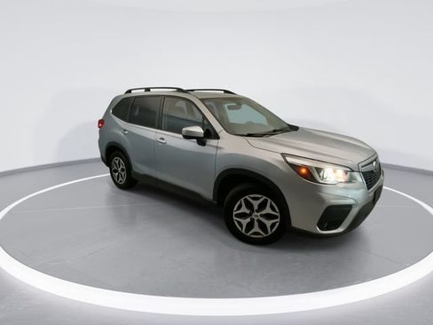 Used 2020 Subaru Forester Premium AWD/4WD image 6