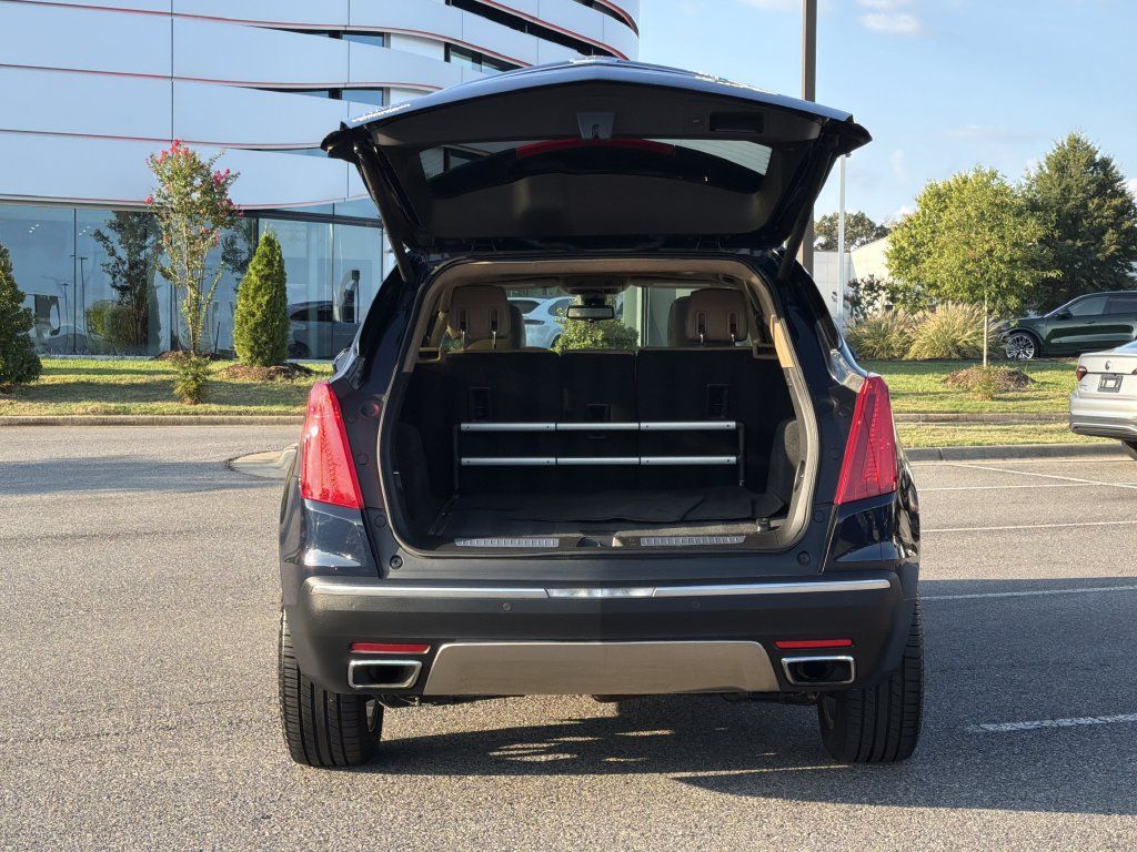 Used 2017 Cadillac XT5 Platinum AWD/4WD image 14
