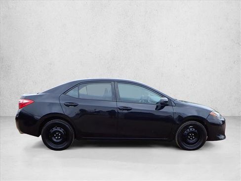 Used 2019 Toyota Corolla LE image 3