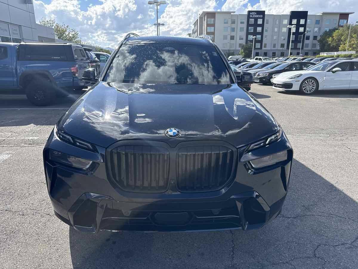 Used 2024 BMW X7 xDrive40i w/ Executive Package AWD/4WD image 3