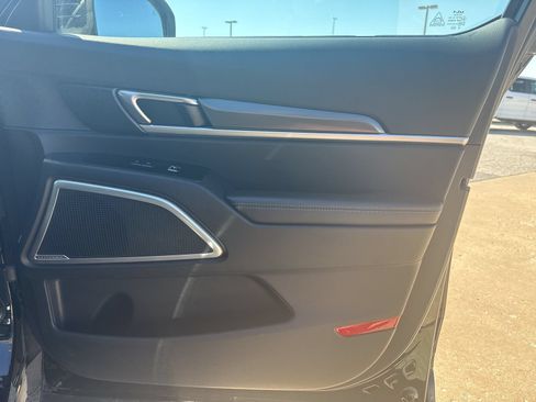 Used 2025 Kia Telluride S AWD/4WD image 25