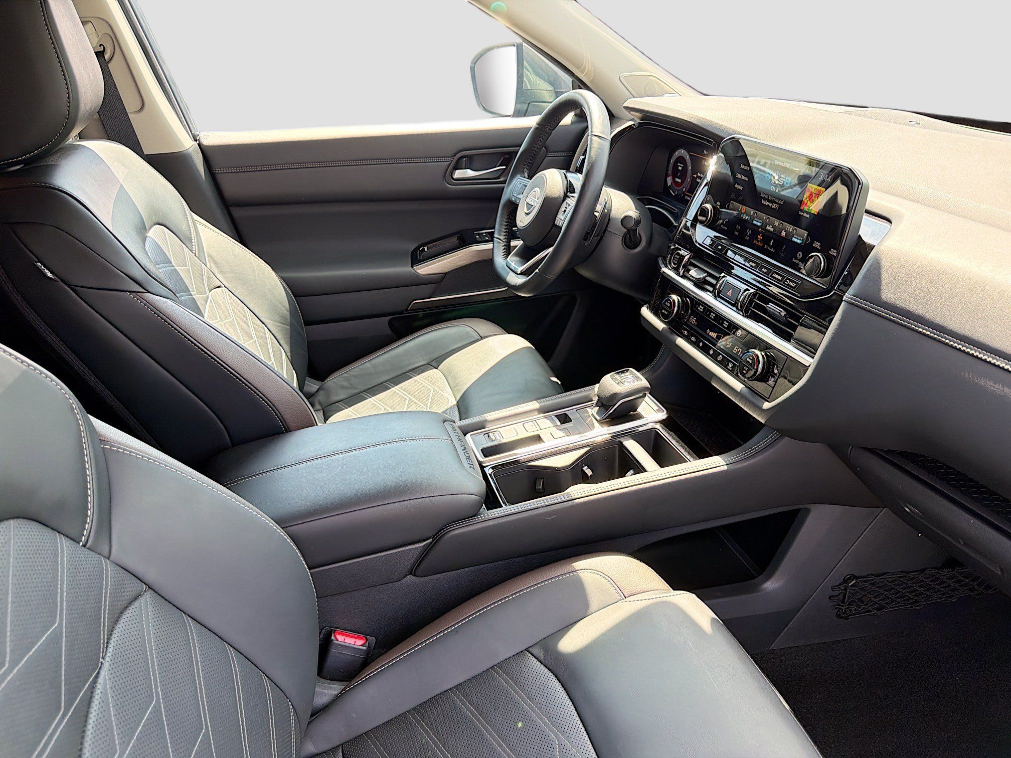 Used 2024 Nissan Pathfinder Platinum w/ Cargo Package FWD image 31