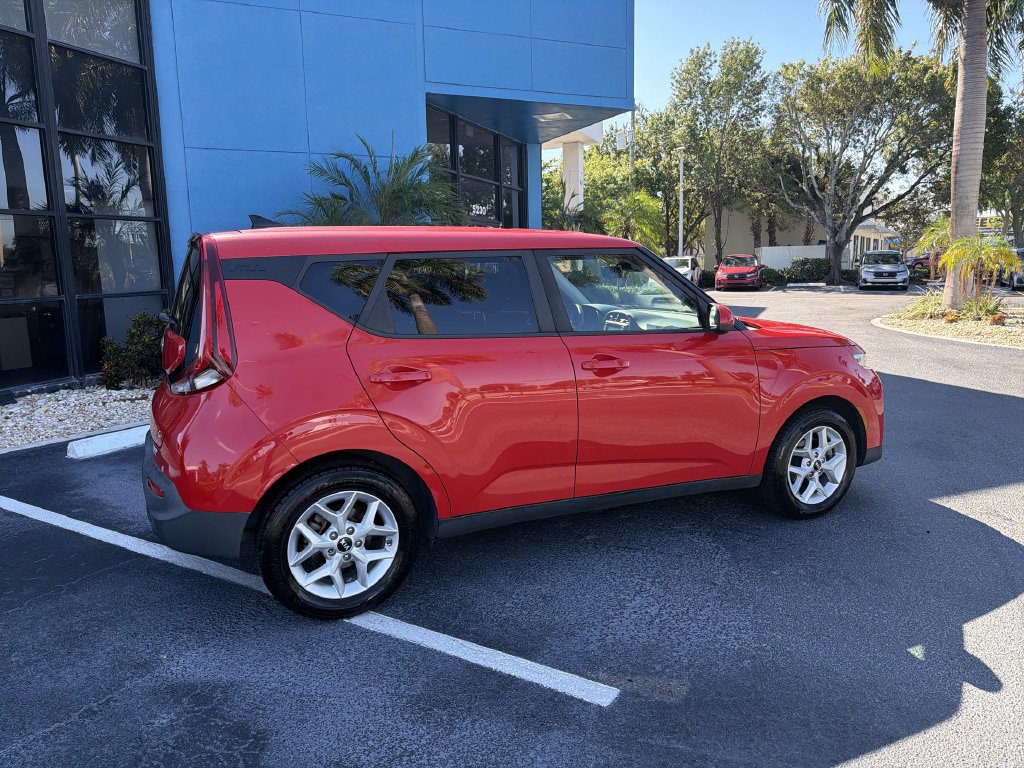 Used 2020 Kia Soul S FWD image 27