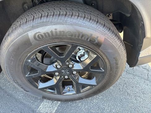 Used 2026 Toyota Corolla Cross L image 11