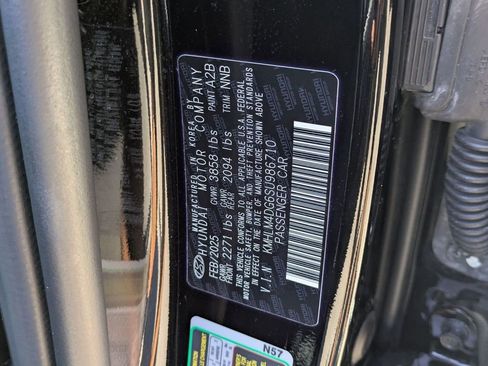 Certified 2025 Hyundai Elantra Sport FWD image 32
