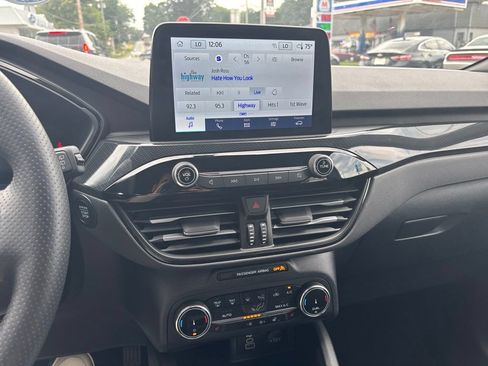 Used 2025 Ford Escape ST-Line Select AWD/4WD image 25