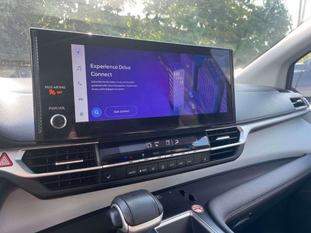 Certified 2025 Toyota Sienna XLE FWD image 24