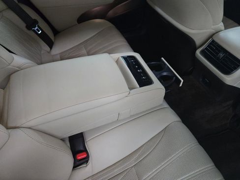 Used 2018 Lexus LS 500 AWD w/ Interior Upgrade Package image 31