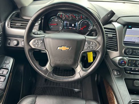 Used 2019 Chevrolet Suburban LT image 16