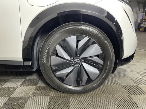 Used 2023 Nissan Ariya FWD image 7