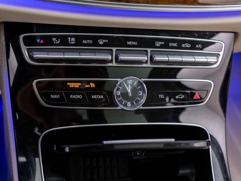 Used 2017 Mercedes-Benz E 400 4MATIC Wagon image 19