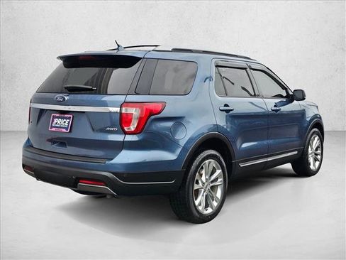 Used 2019 Ford Explorer XLT w/ Equipment Group 202A image 5