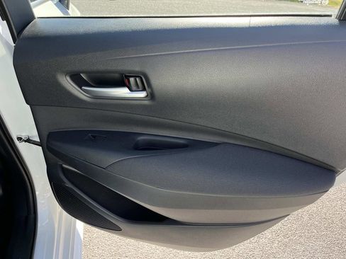 Used 2020 Toyota Corolla LE image 18