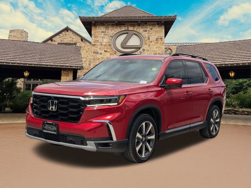 Used 2025 Honda Pilot Elite image 4