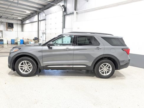 Used 2025 Ford Explorer Active image 6