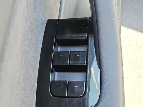 Used 2021 Tesla Model Y 2WD image 23