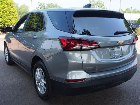 Used 2024 Chevrolet Equinox LS w/ LS Convenience Package FWD image 5