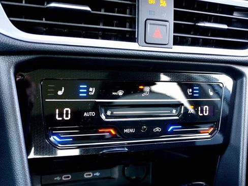 New 2025 Volkswagen Taos SEL image 15