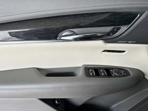 Used 2020 Cadillac XT6 Premium Luxury image 11