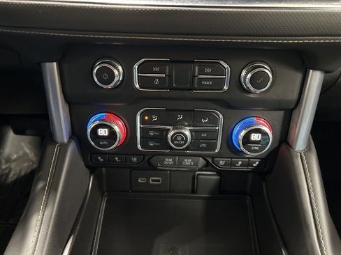 Used 2022 GMC Yukon XL SLT image 24