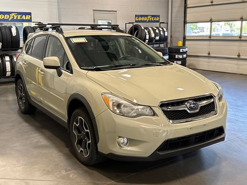 Used 2014 Subaru Crosstrek 2.0i Premium AWD/4WD image 3