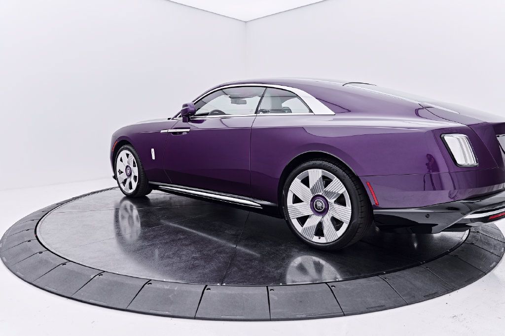 Used 2024 Rolls-Royce Spectre w/ Spectre Launch Package AWD/4WD image 11