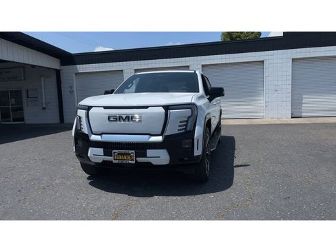 New 2025 GMC Sierra EV Denali image 6